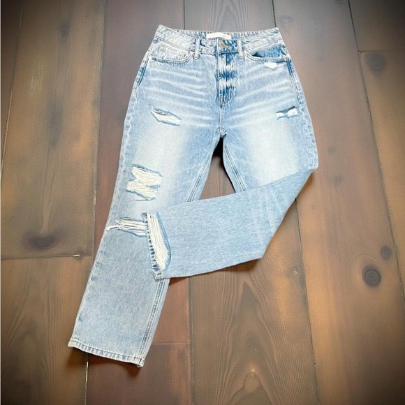 Altar'd State Denim - Altar’d State Ceros Slim Tapered Distressed Light Blue Denim Jeans NWOT 26